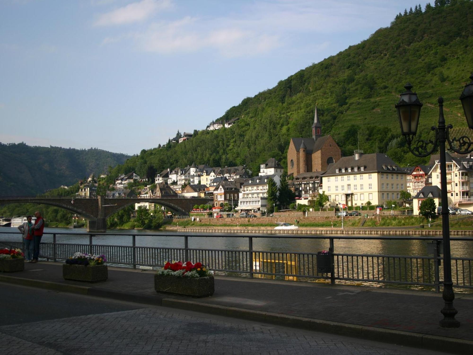 A Modern Holiday Home By The River Mosel موسيلكيرن المظهر الخارجي الصورة